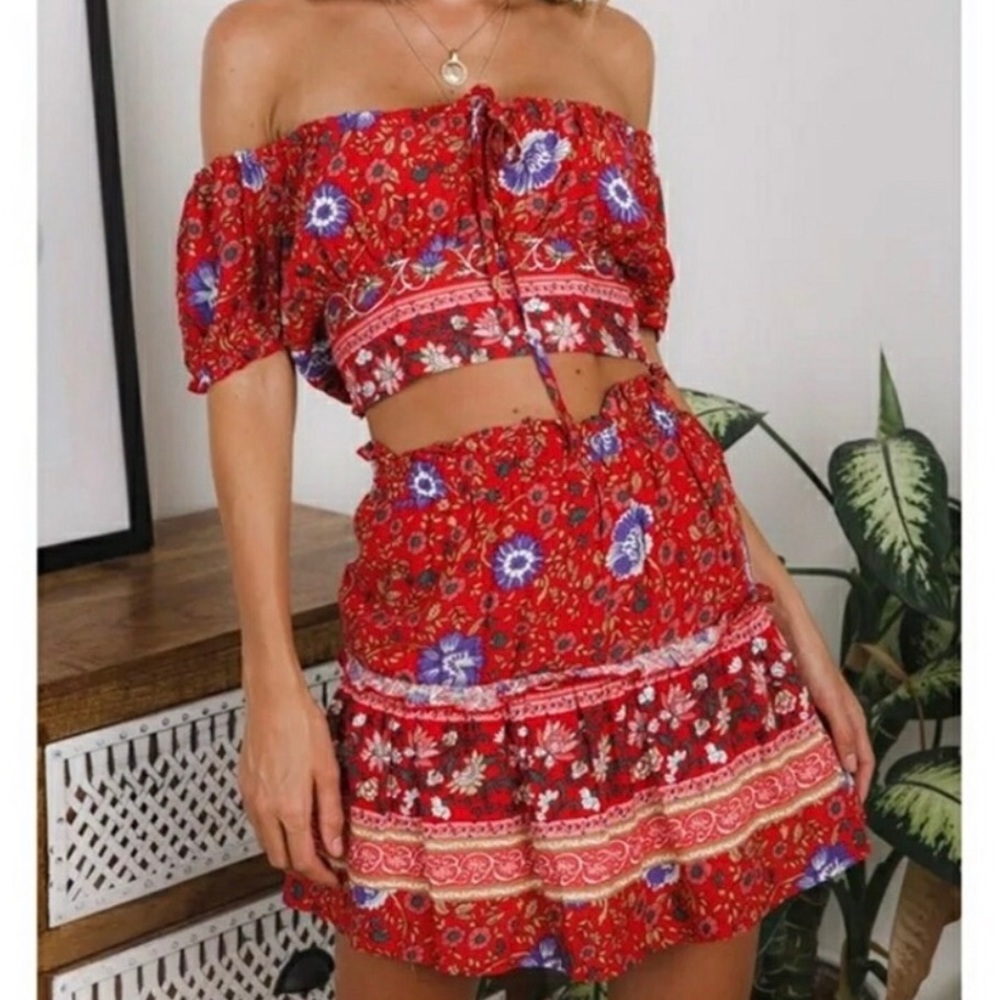 Red Paisley Crop Set